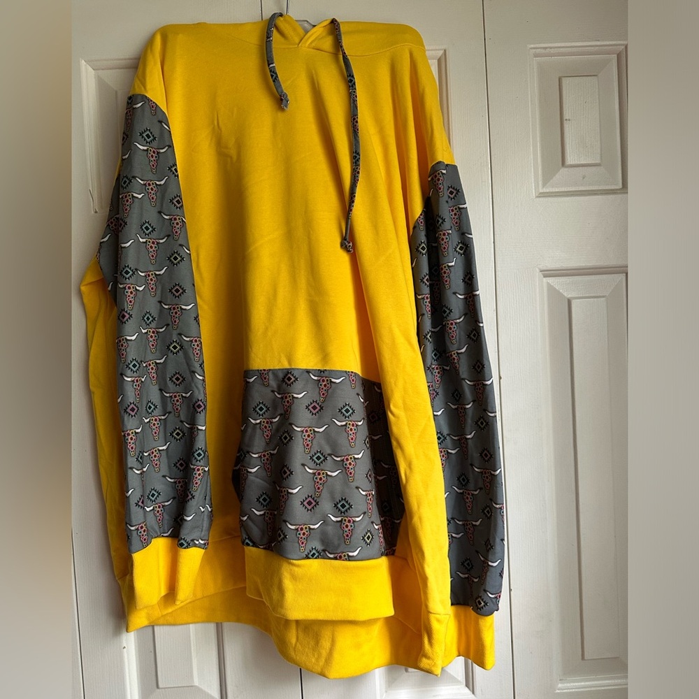 Flower/steer Skull Hoodie